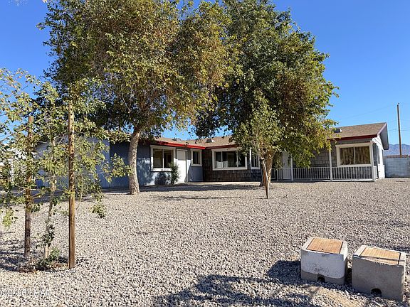 3rd image of 3704 Garnet Dr