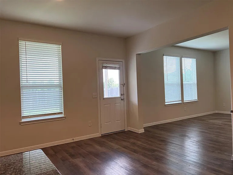4711 Prairie Chase Dr — Photo 8