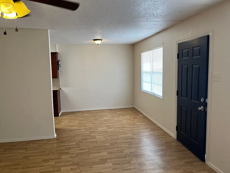 617 S Hancock St — Photo 8