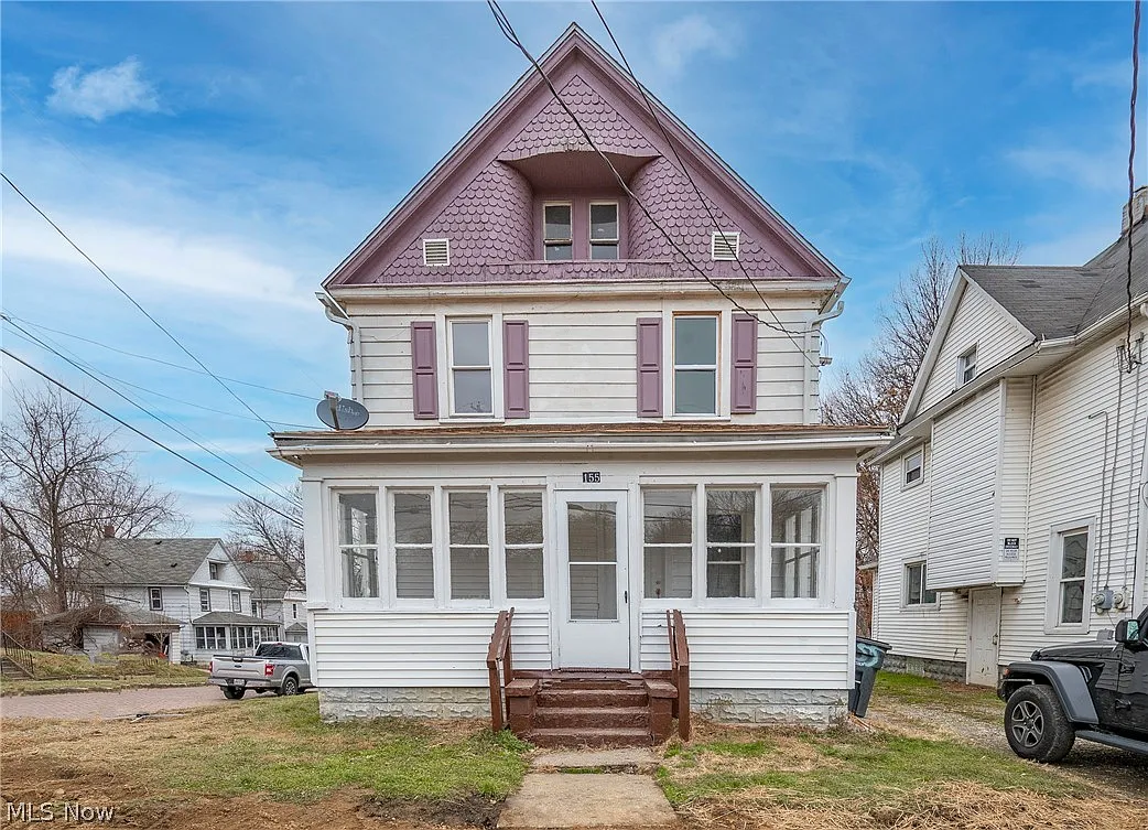 155 Russell Ave photo 1