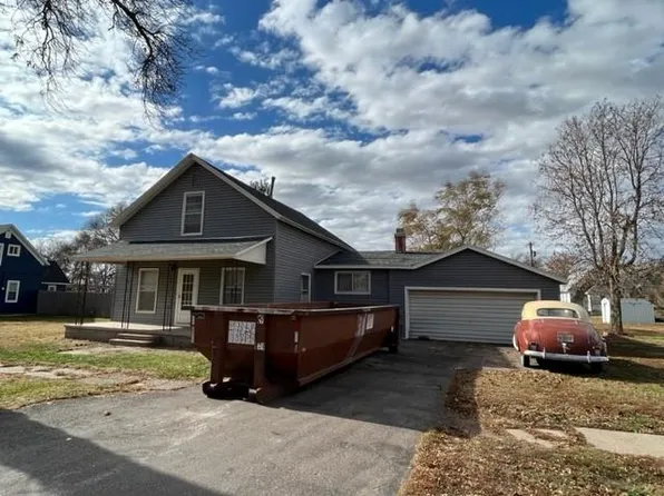 510 D St, Shelton, NE 68876