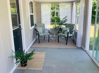 405 Pecan St, Roxton, TX 75477