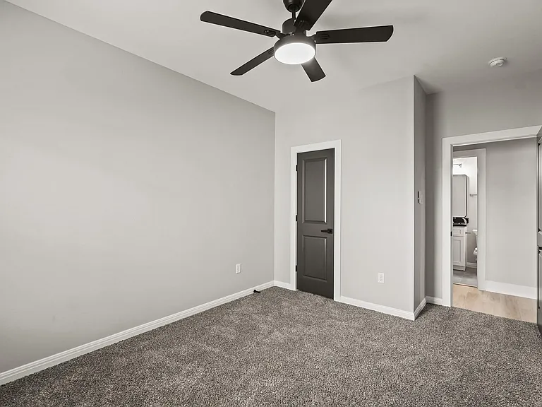 2113 Saint Charles St #A — Photo 8