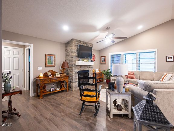 4th image of 3500 Camden Pl