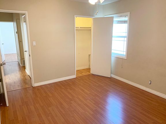 3rd image of 375 S Greengrove Dr