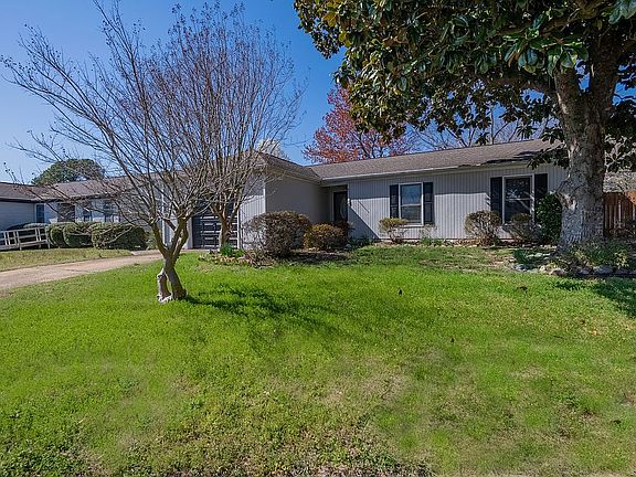 2nd image of 4 Bowie Ct