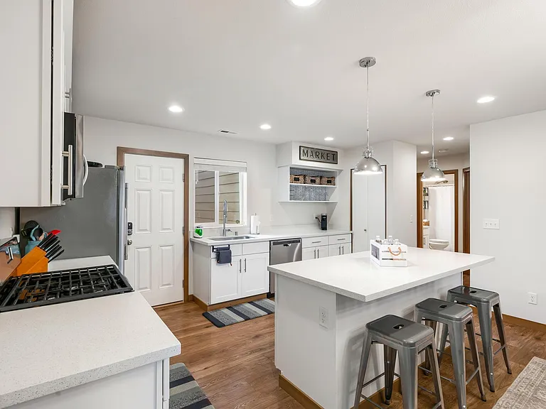 1519 S Washington St — Photo 28