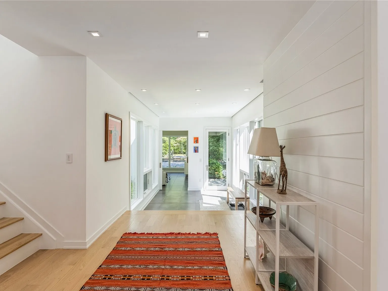 Contemporary Multi Level Home on Picturesque Acre Lot — Photo 3