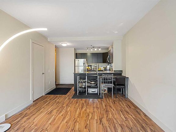 4th image of 955 N McPherson Rd NE #221