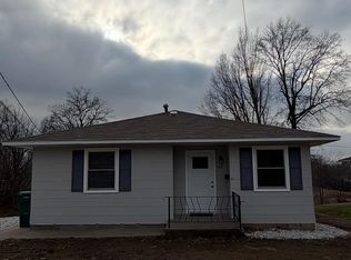 509 Western Dr, Macon, MO 63552