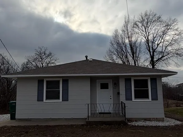 509 Western Dr, Macon, MO 63552