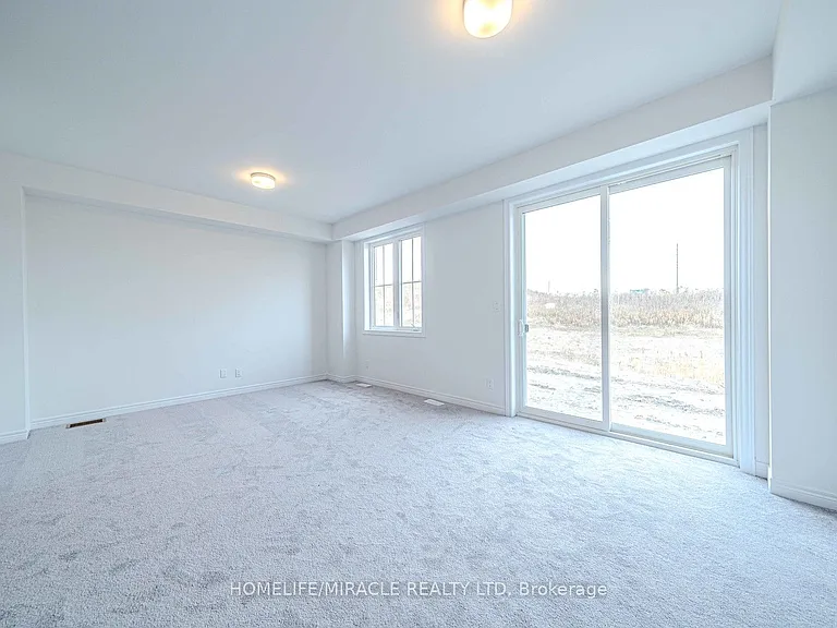 1054 Lockie Dr — Photo 17