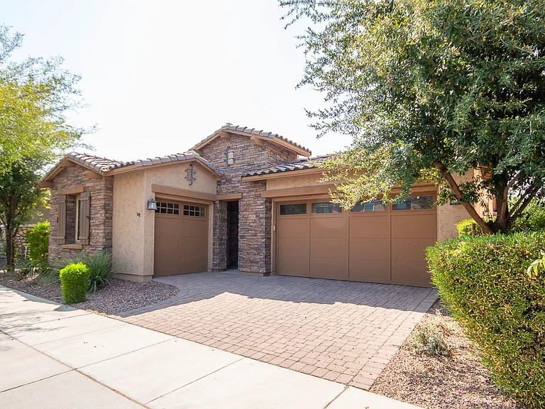 10317 E Catalyst Ave — Photo 2
