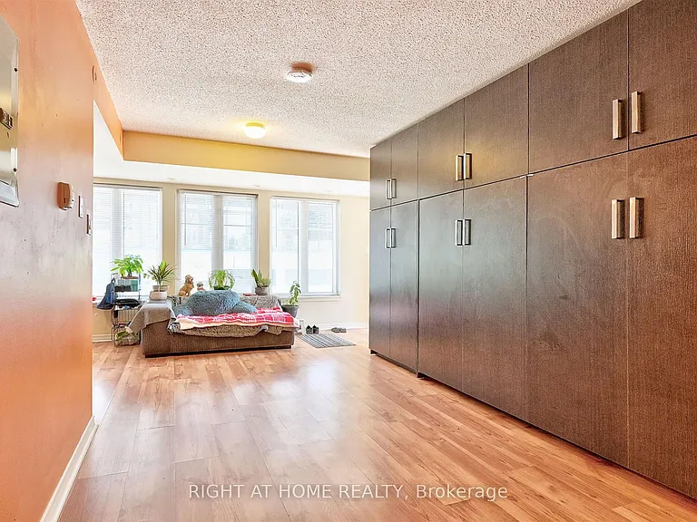 22 Western Battery Rd #109 — Photo 12