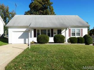 912 High St, Washington, MO 63090