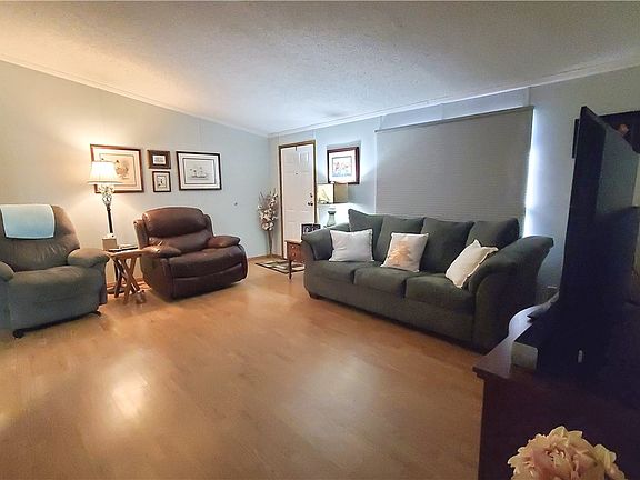 2nd image of 1534 Glenhaven Ln