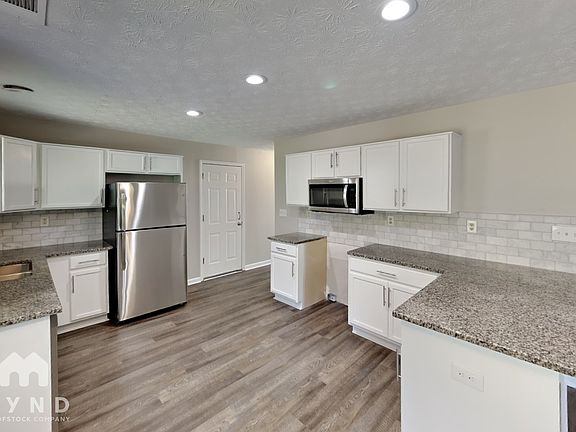 4th image of 2666 River Summit Ln