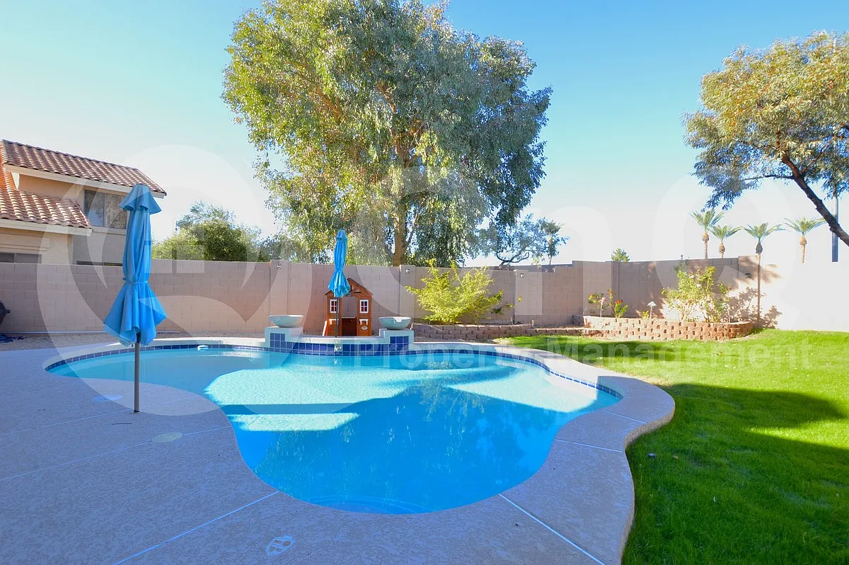 3 bed, 2.0 bath, 1496 sqft, $2,699 — Photo 4