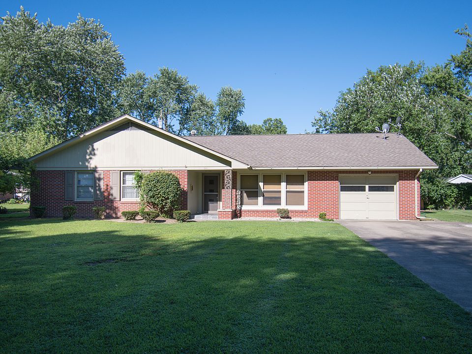 1st image of 641 Greenway Ct