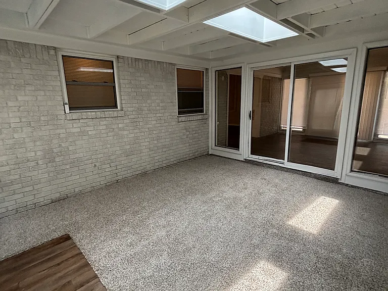 912 Gibson Ct — Photo 14