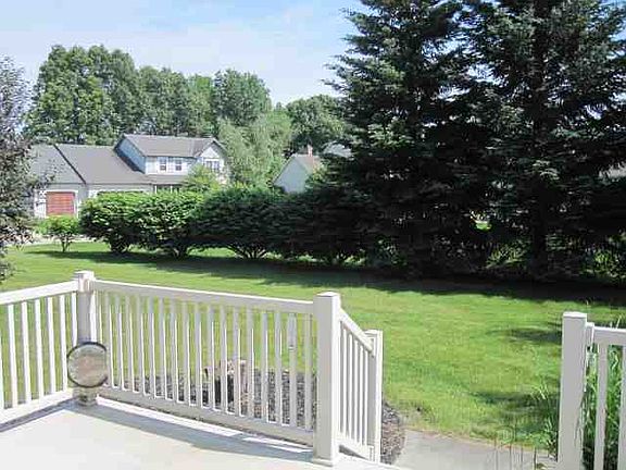 3rd image of 23896 Woodmont Dr