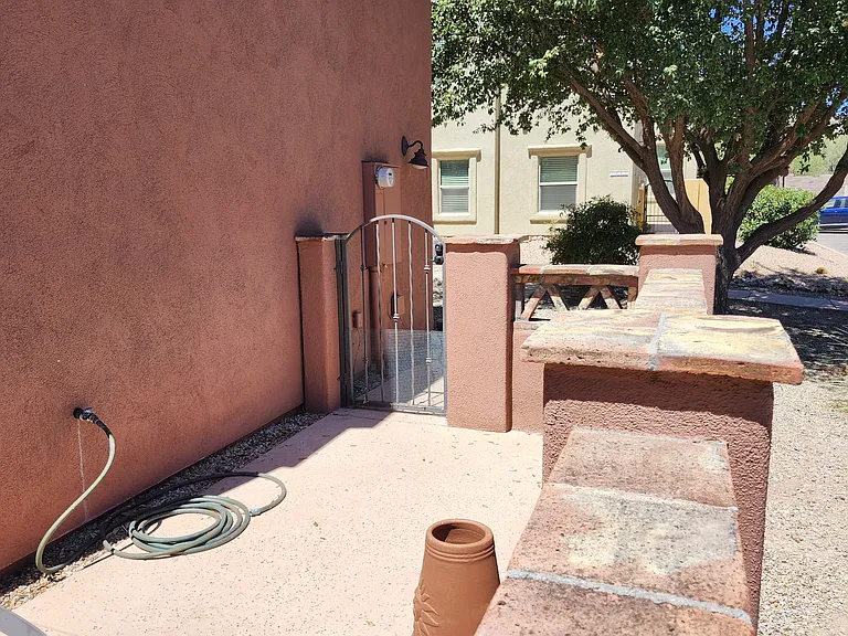1301 Golden Gate Way — Photo 2