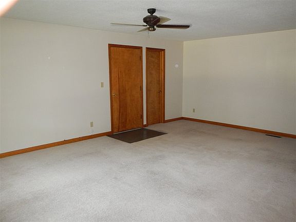 3rd image of 5405 Fernwood Ln