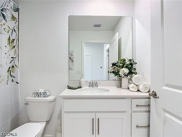 15345 Green Acres Ave — Photo 21