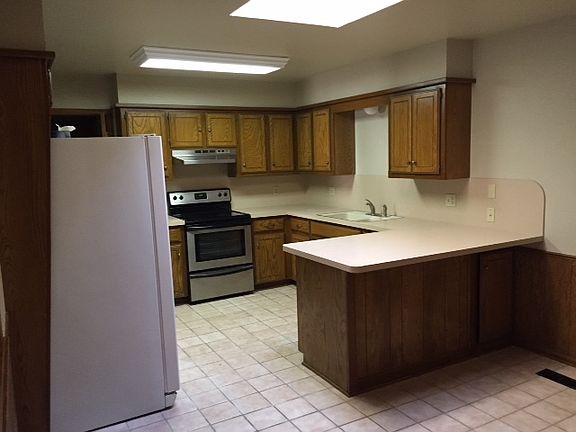 Kitchen / Dining
