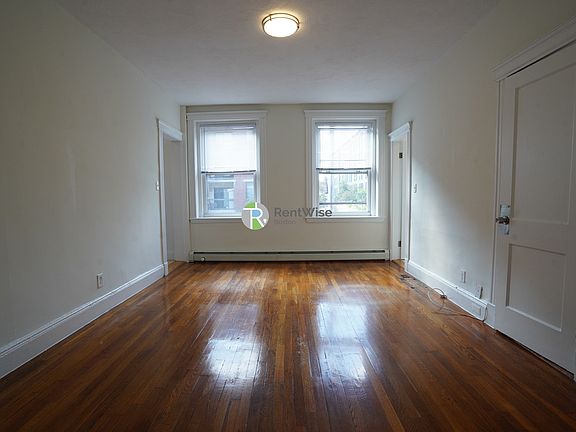 3rd image of 82 Brainerd Rd APT 20