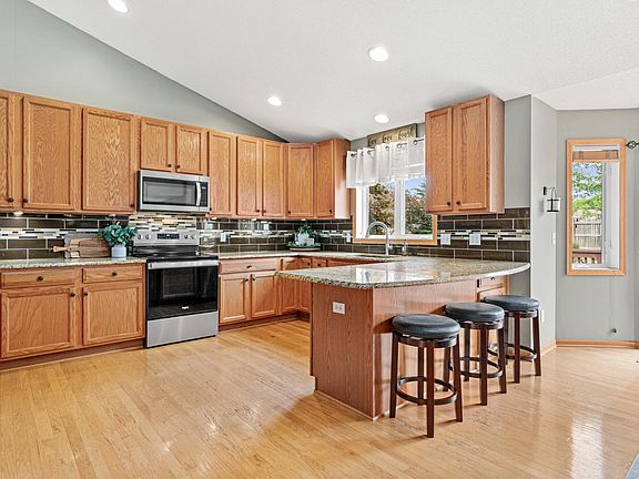 4th image of 213 3rd St NW