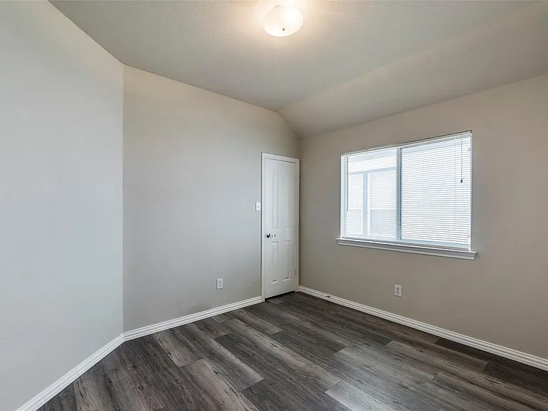 5109 Keating St — Photo 13
