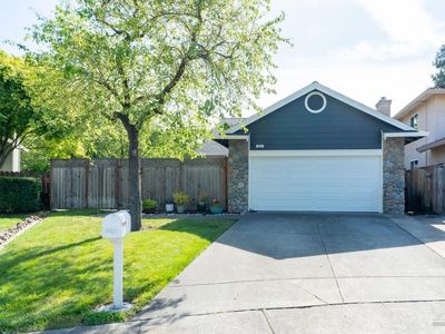 829 Winton Drive, Petaluma, CA, 94954
