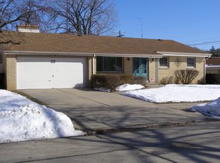 23 Illinois St, Racine, WI 53405