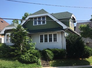 1952 N Warren Ave, Milwaukee, WI 53202