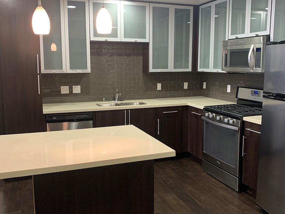 1st image of 1233 N La Brea Ave #620