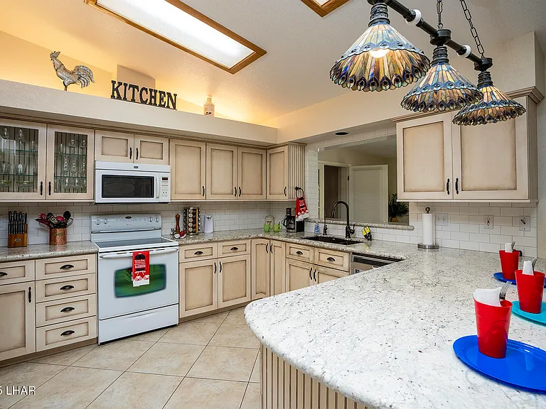 2906 Daytona Ave — Photo 42
