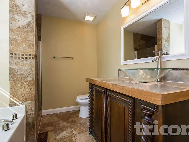 160 Eagle Glen Dr — Photo 14
