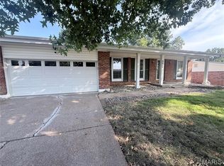 4458 Rhine Dr, Florissant, MO 63033