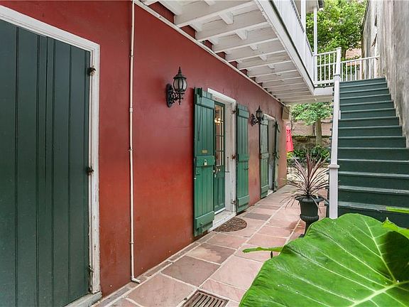 3rd image of 1204 Chartres St APT 5