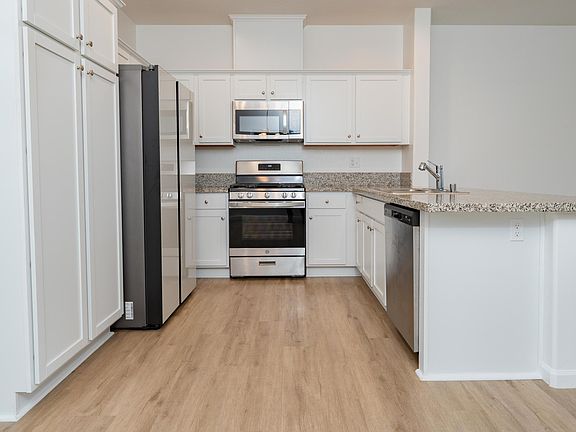 5th image of 13760 Larkspur Way