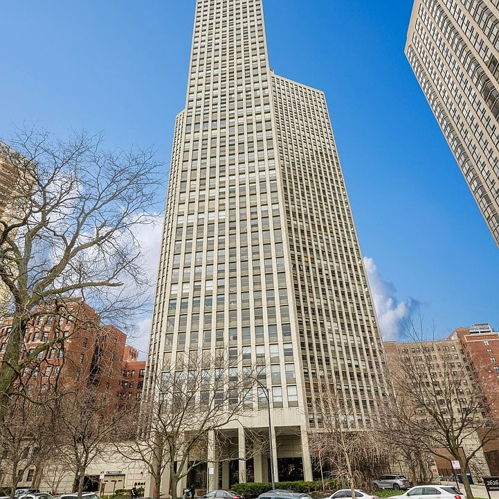 1st image of 2626 N Lakeview Ave APT 601