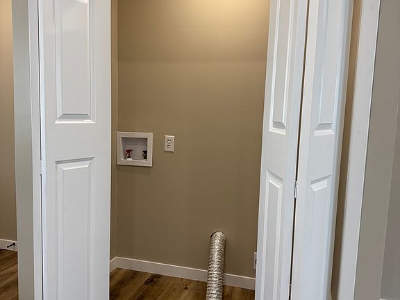 3rd image of 903 E Clark St #D