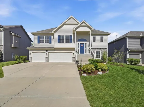 1636 Shadow Dr, Leavenworth, KS 66048