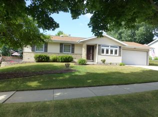1712 Primrose Ln, West Bend, WI 53090