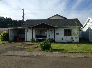 856 Laurel Ave, Reedsport, OR 97467