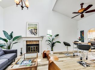 7574 Mountain Blvd APT 8, Oakland, CA 94605