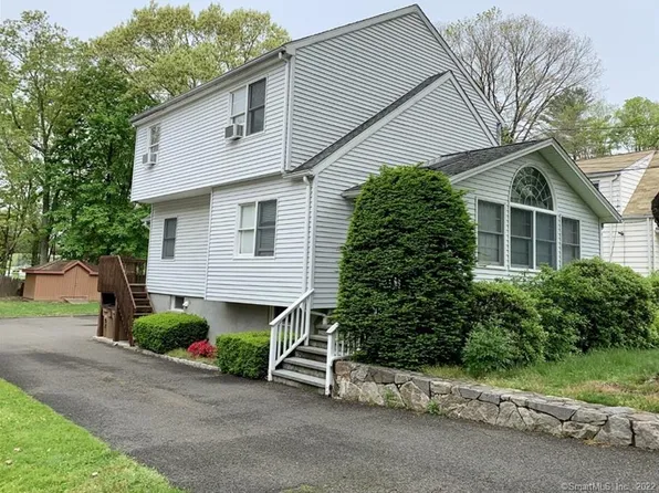 31 Oenoke Pl #2, Stamford, CT 06907