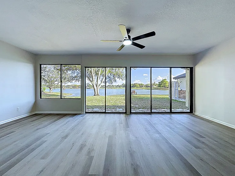 2881 Hammock Dr — Photo 35