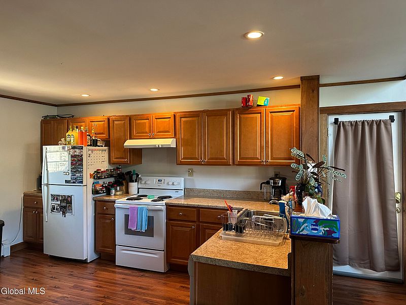 4th image of 14 Burdick Avenue